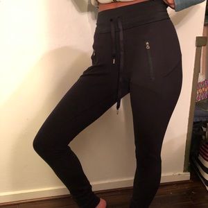 High waisted lululemon jogger pant